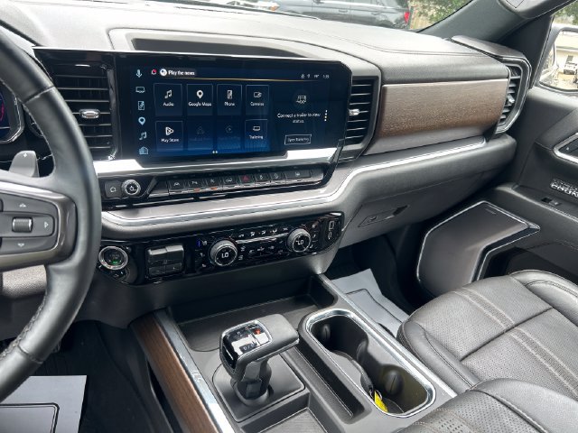 Used 2024 Chevrolet Silverado 1500 High Country w/ Technology Package AWD/4WD image 17