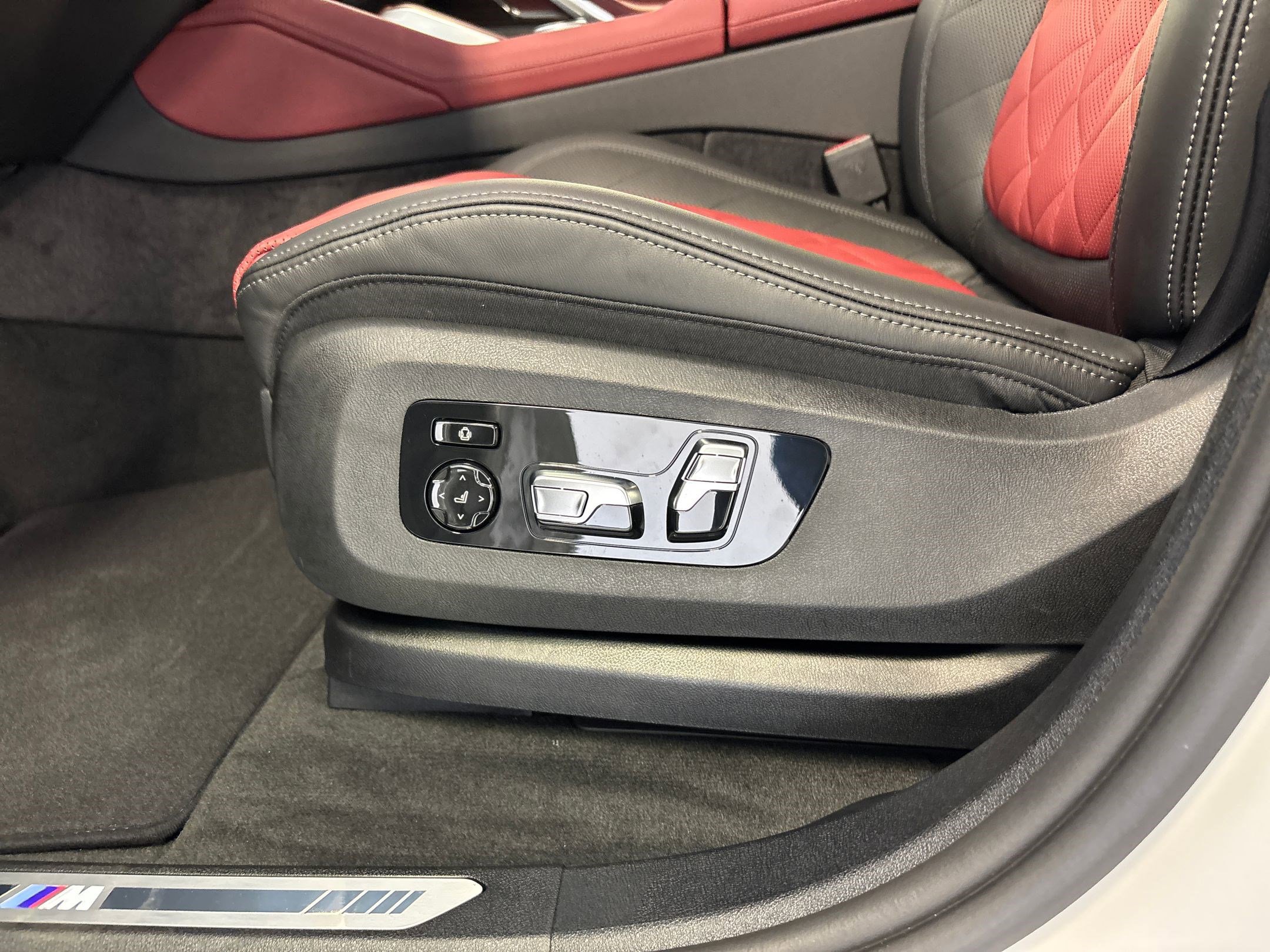 New 2026 BMW X6 xDrive40i image 13