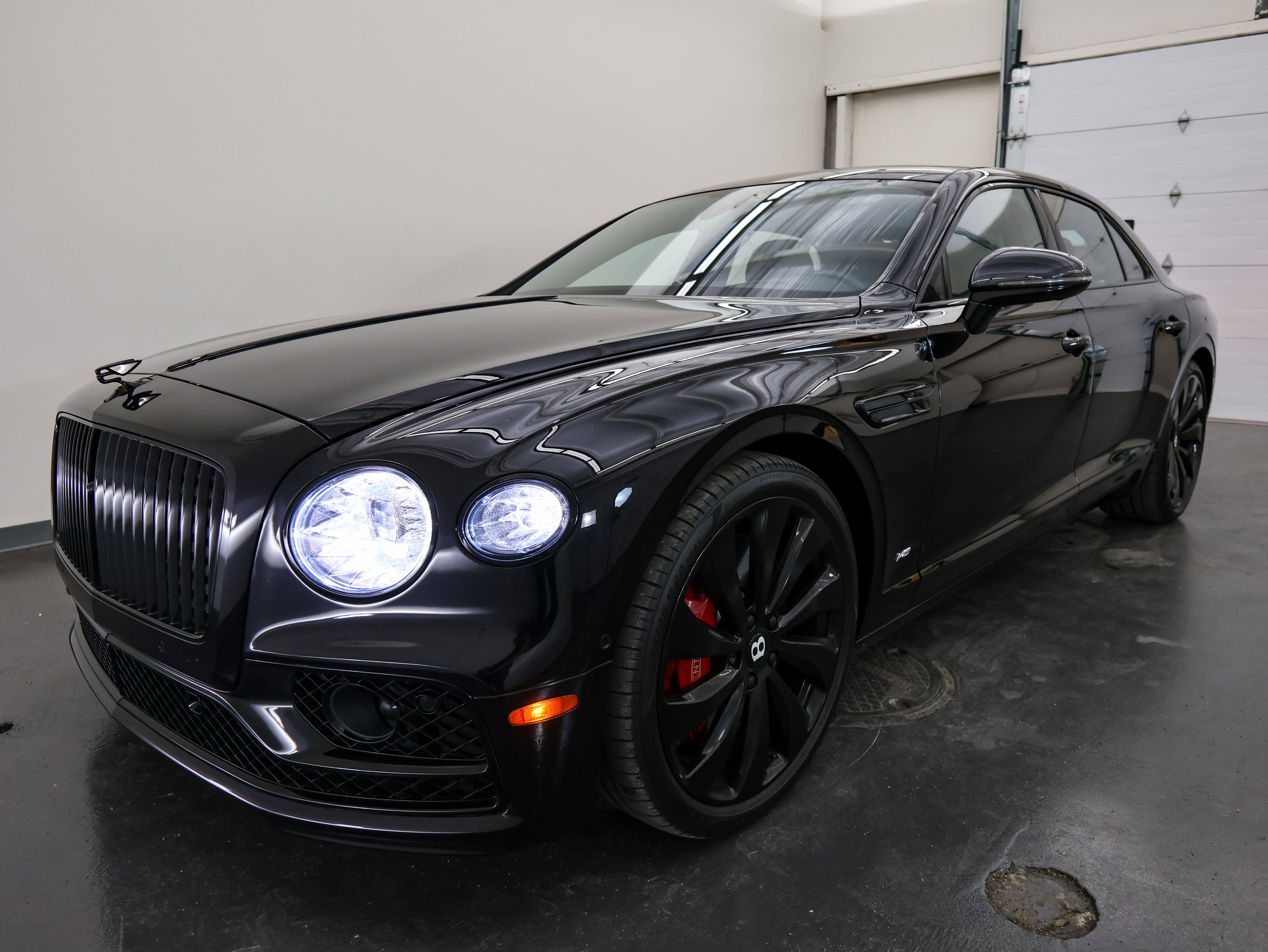 Used 2022 Bentley Flying Spur V8 image 7