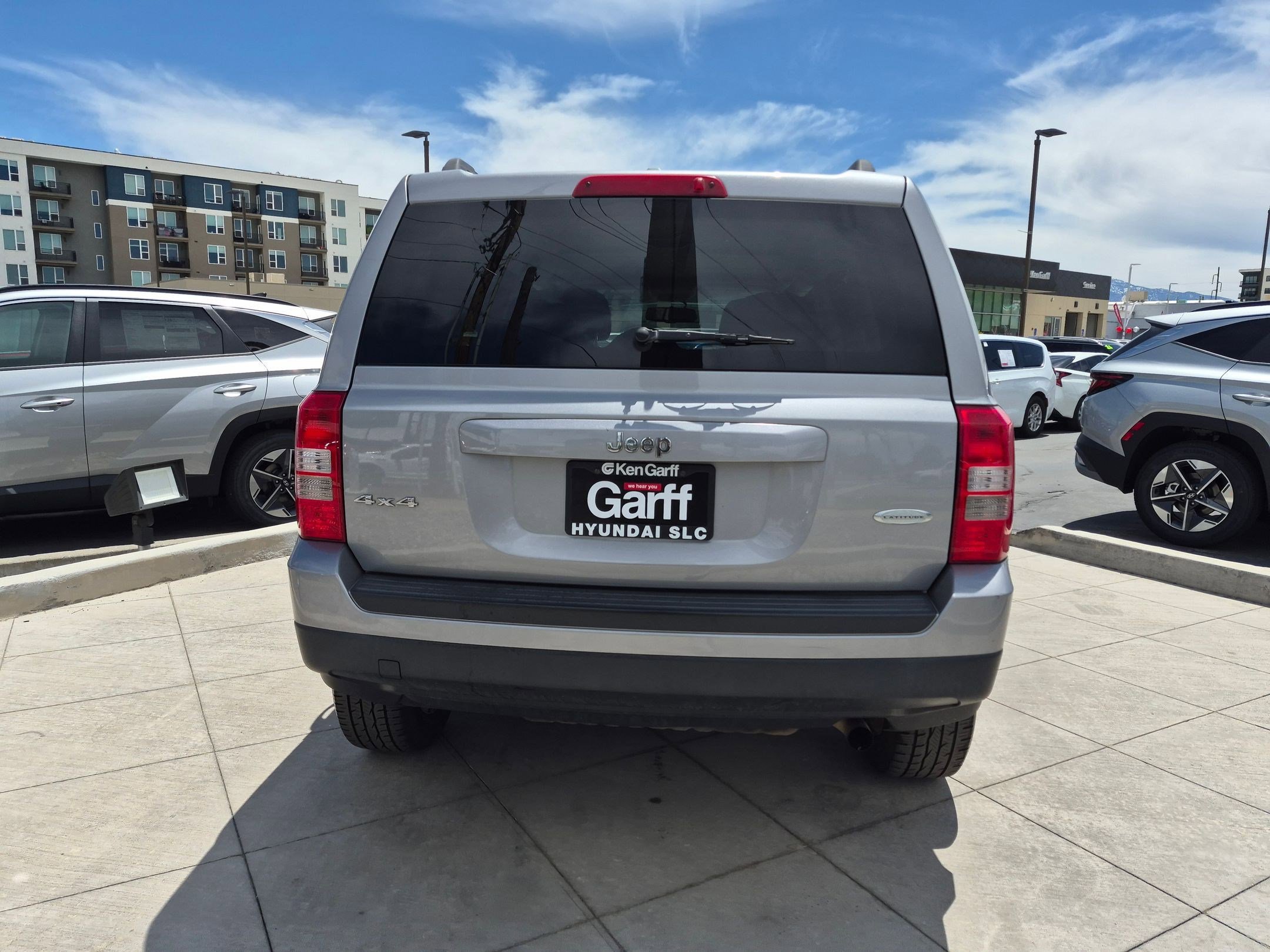 Used 2017 Jeep Patriot Latitude AWD/4WD image 5