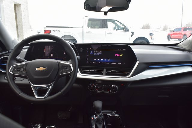 Used 2025 Chevrolet Trax LT w/ LT Convenience Package image 36