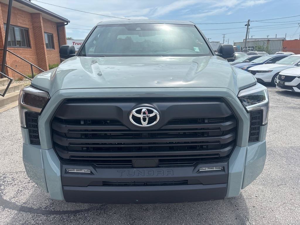 Used 2026 Toyota Tundra SR5 w/ SR5 Premium Package AWD/4WD image 3