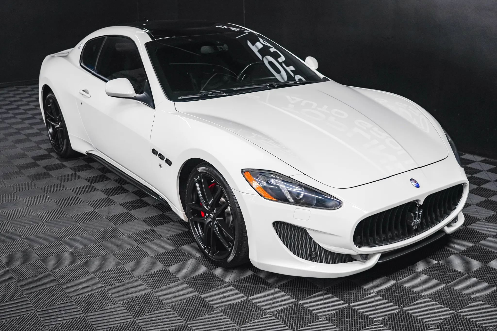Used 2015 Maserati GranTurismo Sport image 29