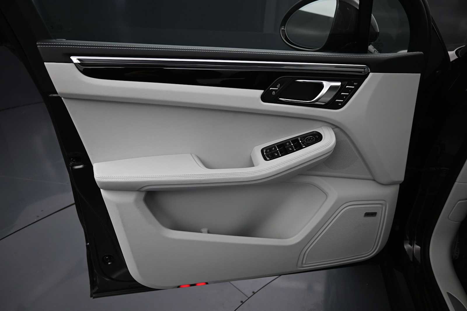 New 2026 Porsche Macan S AWD/4WD image 7