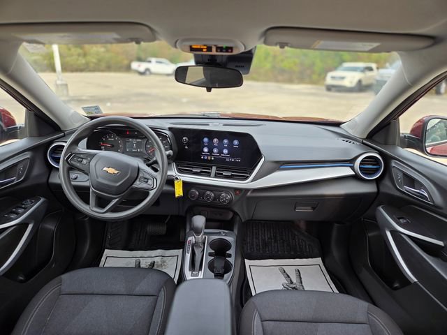 Used 2025 Chevrolet Trax LS w/ LS Convenience Package image 19