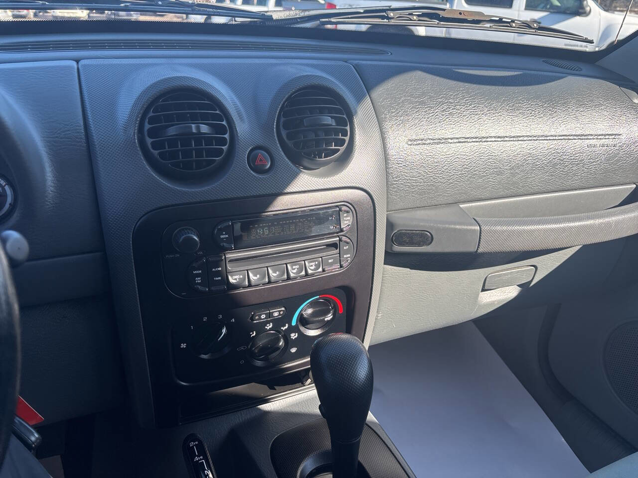 Used 2006 Jeep Liberty Sport image 22