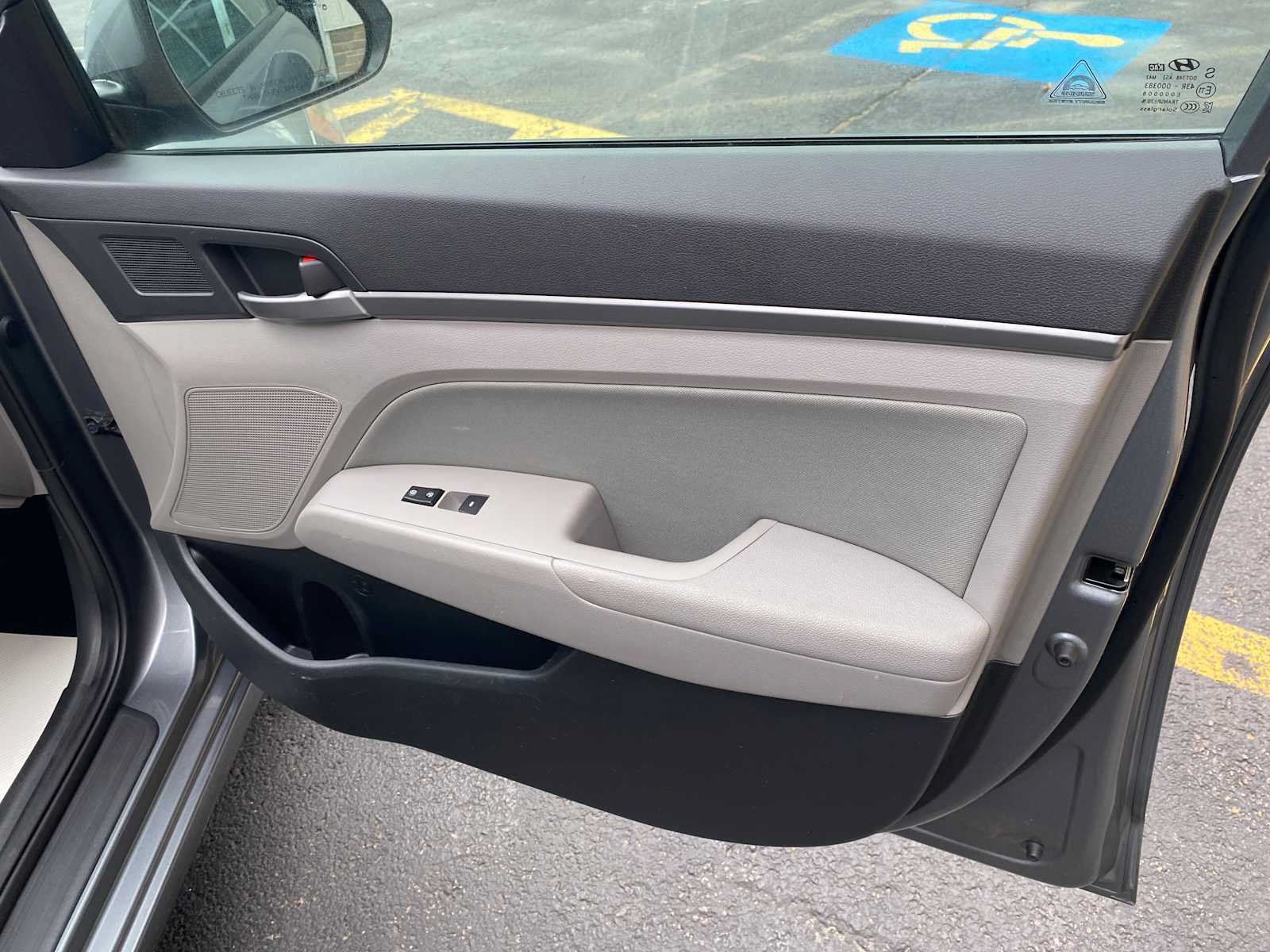 Used 2018 Hyundai Elantra Value Edition w/ Cargo Package FWD image 31