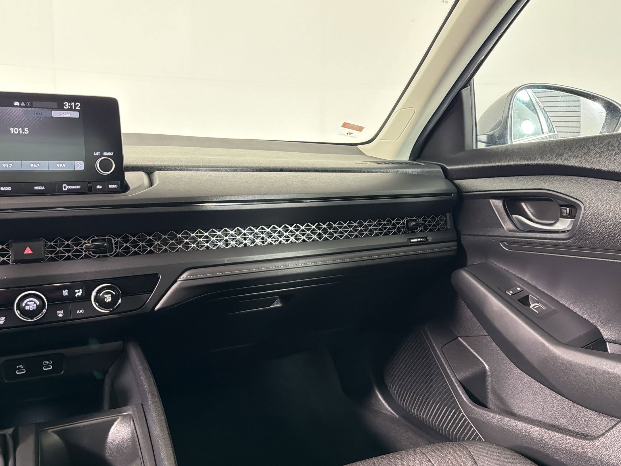 Used 2024 Honda Accord LX image 27