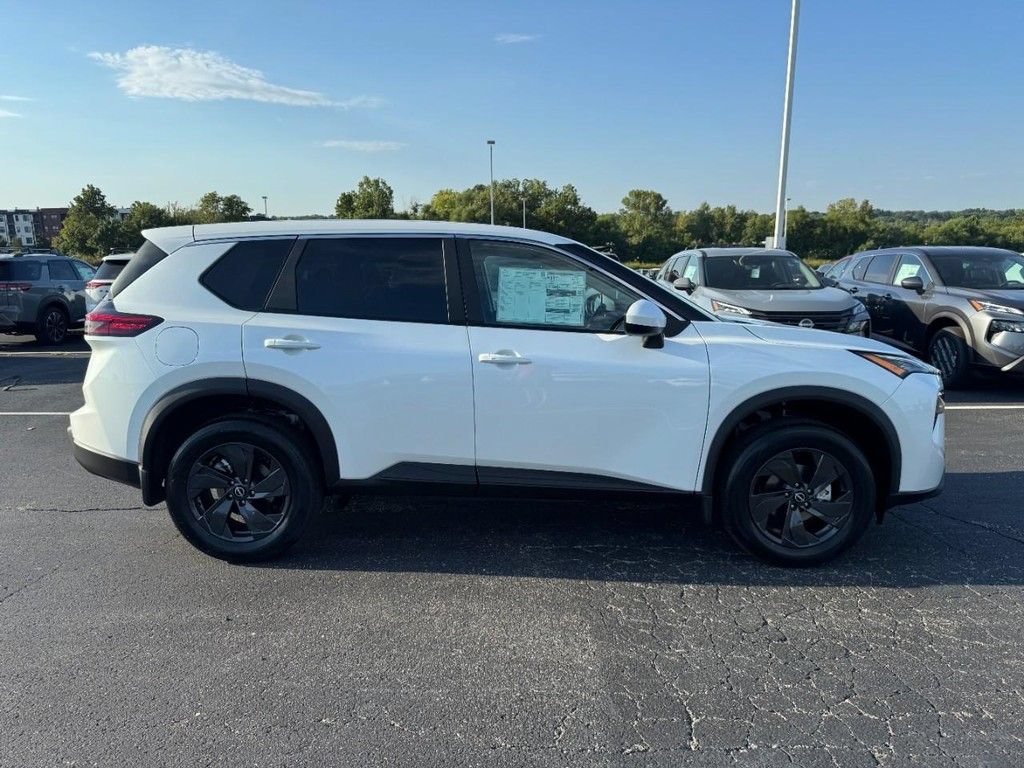 New 2026 Nissan Rogue SV AWD/4WD image 2