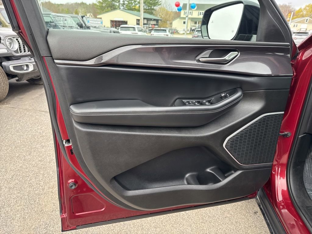 Certified 2021 Jeep Grand Cherokee L Laredo image 18