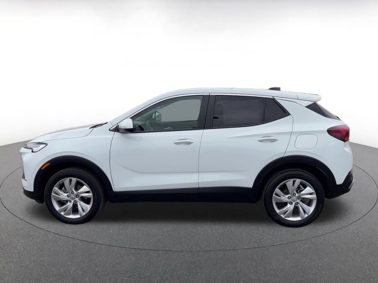 Used 2025 Buick Encore GX Preferred AWD/4WD image 8
