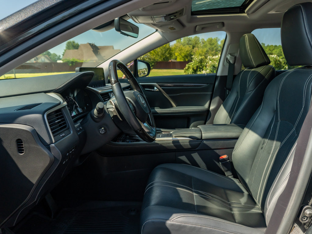 Used 2022 Lexus RX 350L Luxury w/ Accessory Package (Z1) FWD image 11