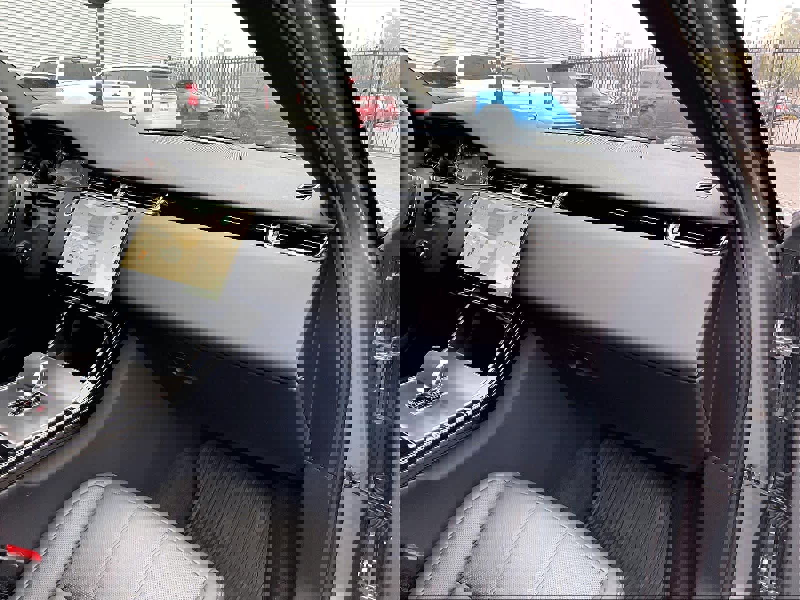 Used 2026 Land Rover Range Rover Evoque S image 18