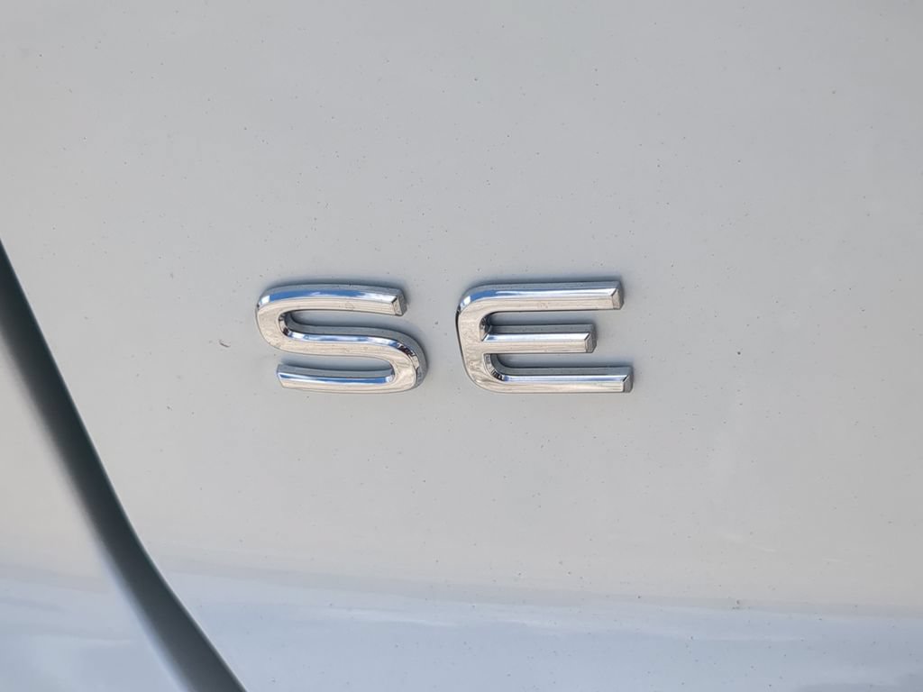 New 2026 Volkswagen Atlas Cross Sport SE FWD image 10