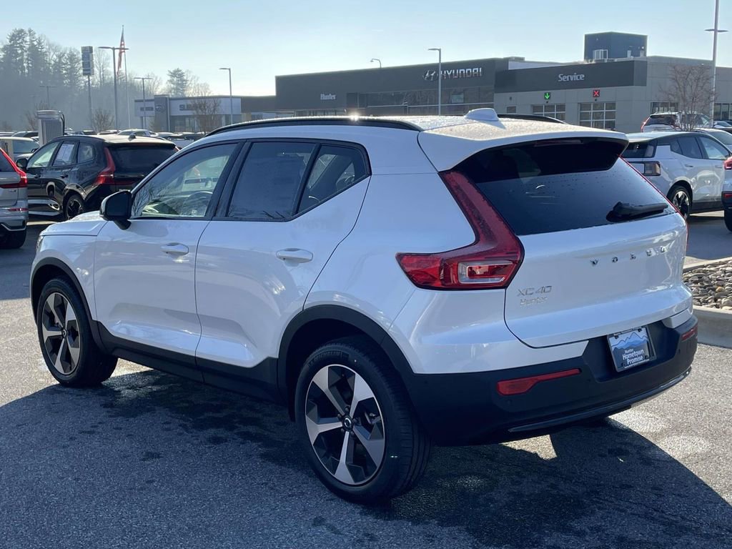 New 2026 Volvo XC40 B4 Plus w/ Protection Package Premier FWD image 26