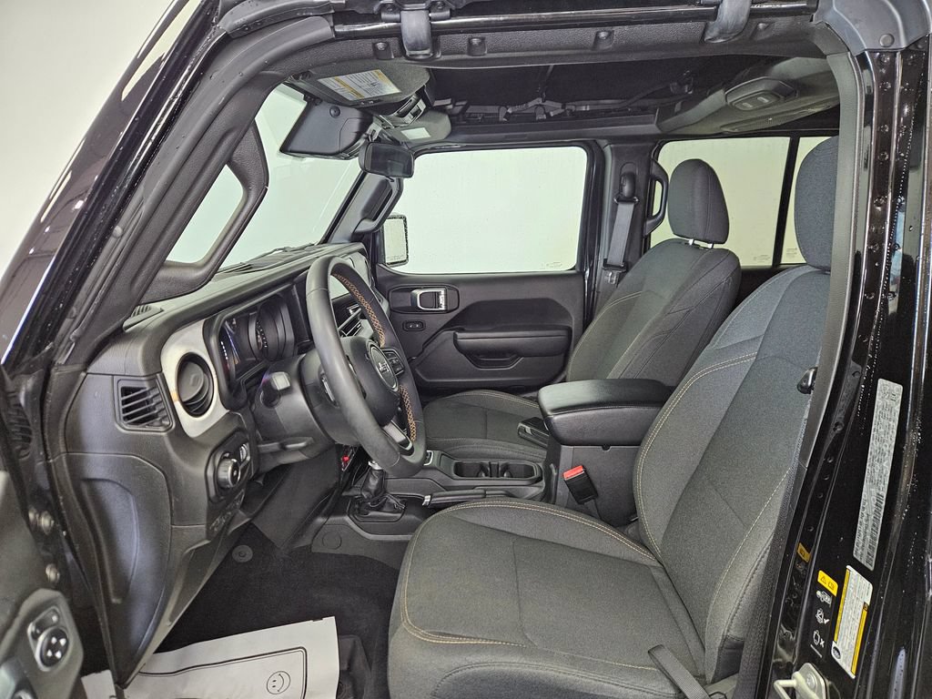 Used 2024 Jeep Wrangler Unlimited Sport AWD/4WD image 3