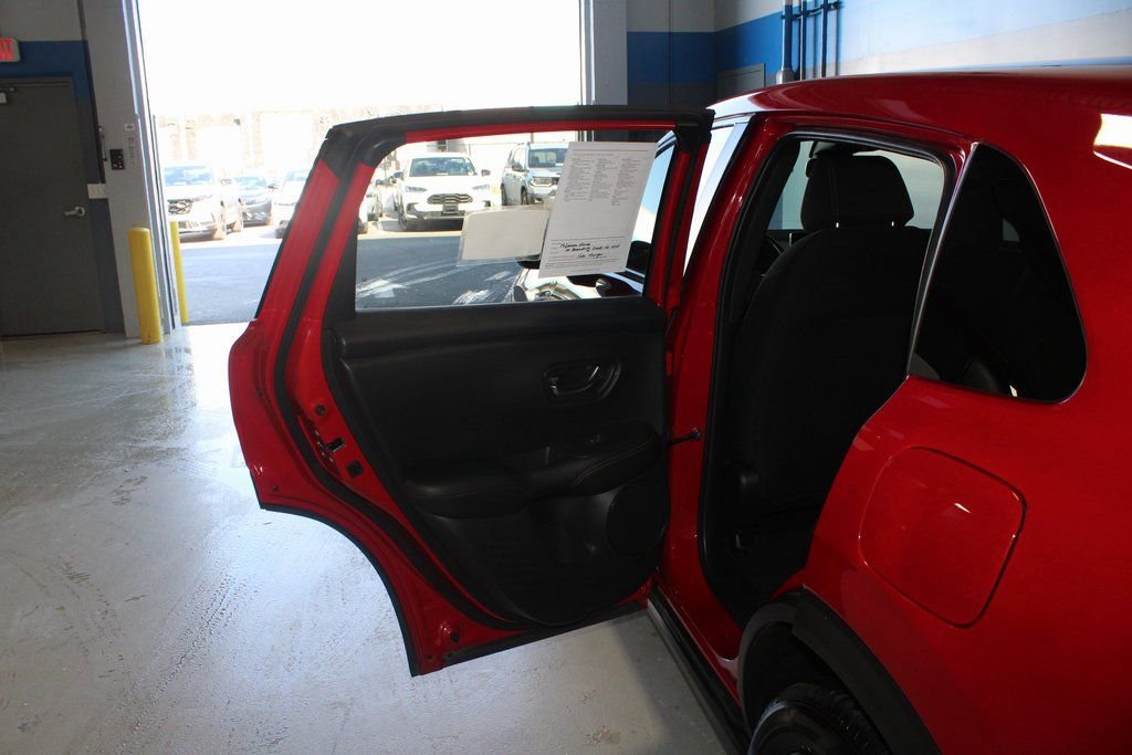 Used 2025 Honda HR-V Sport image 16