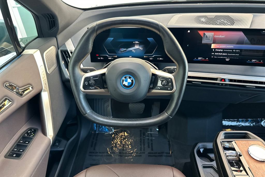 Used 2022 BMW iX xDrive50 w/ Premium Package AWD/4WD image 15