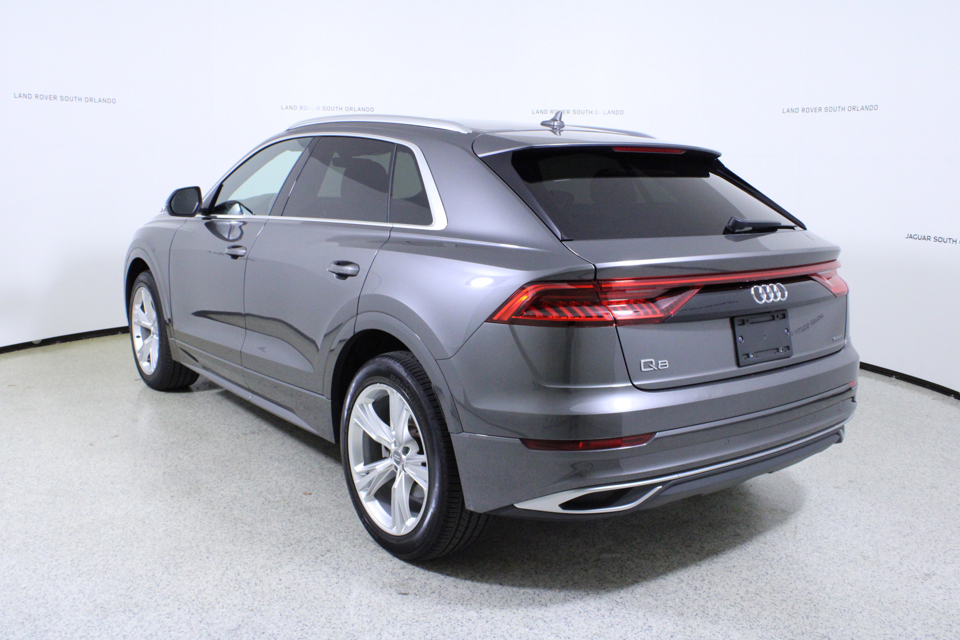 Used 2019 Audi Q8 Premium image 5