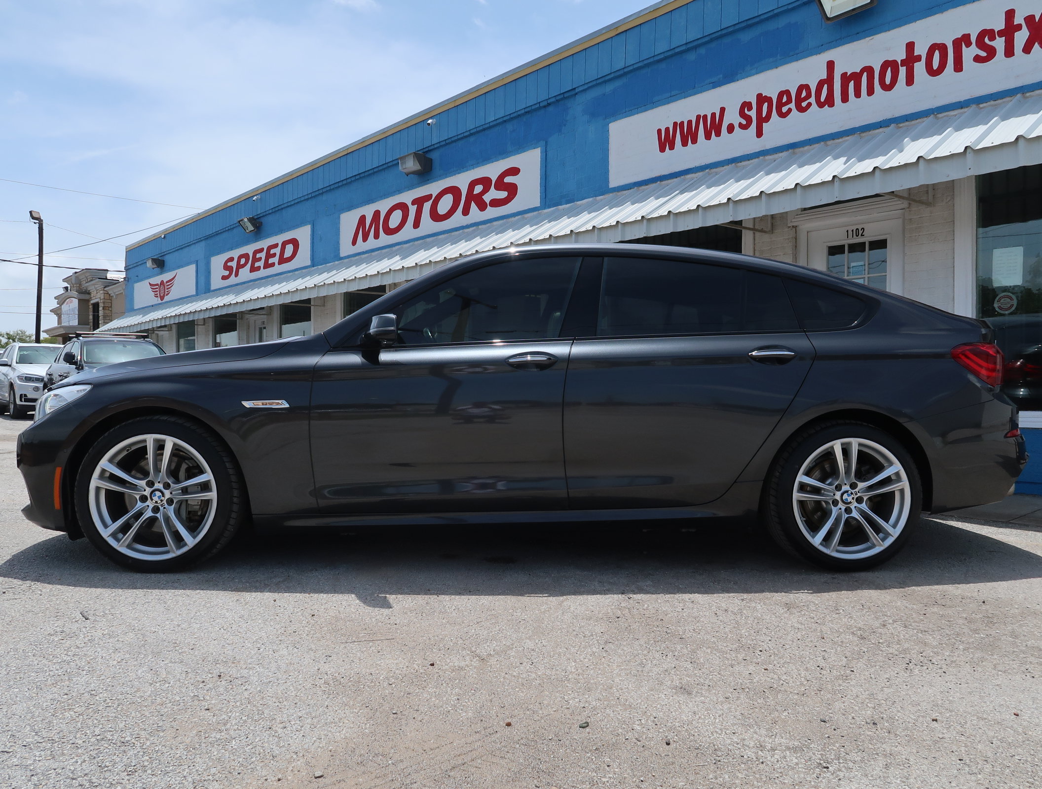Used 2017 BMW 535i Gran Turismo RWD image 3