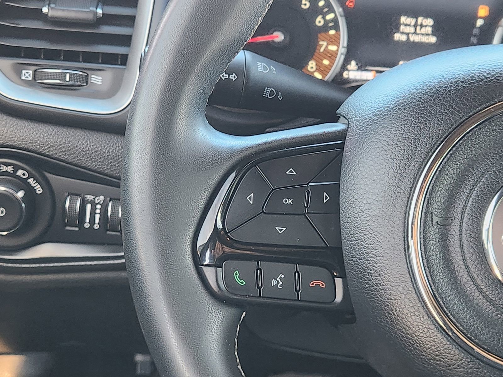 Used 2021 Jeep Renegade Latitude FWD image 27