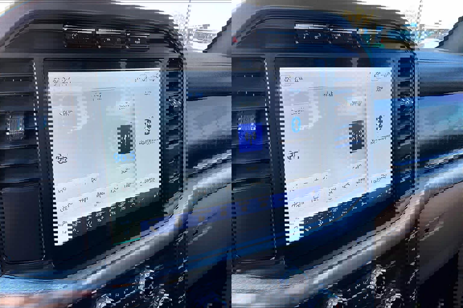 Used 2022 Ford F150 Lariat w/ Equipment Group 502A High image 33