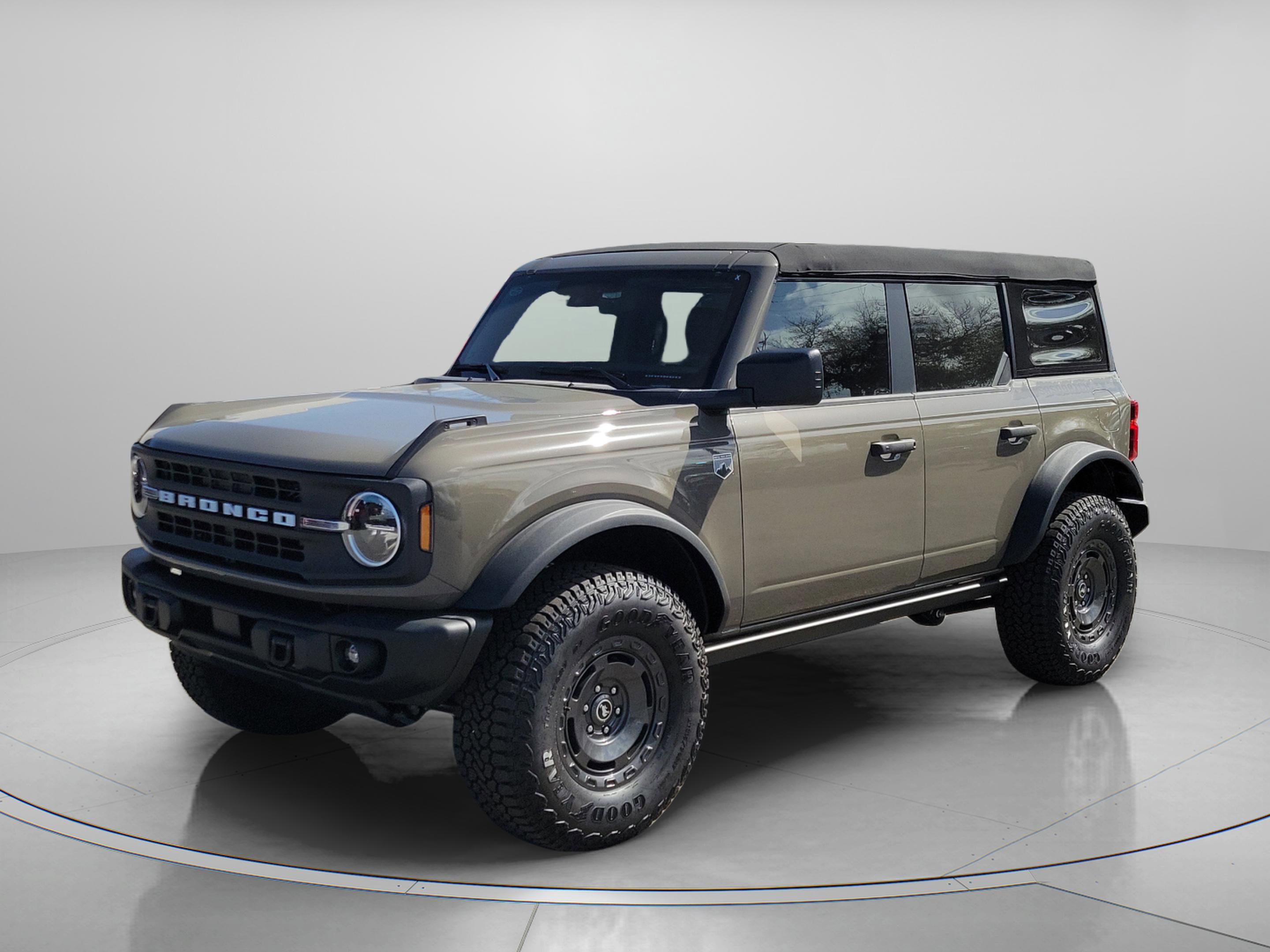 New 2025 Ford Bronco Big Bend w/ Black Diamond Package image 2