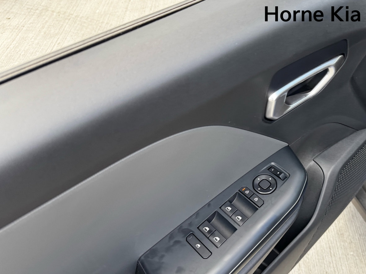 New 2025 Kia K4 LXS image 11