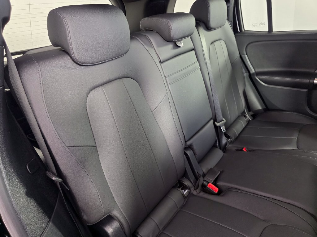 Certified 2025 Mercedes-Benz GLB 250 image 26