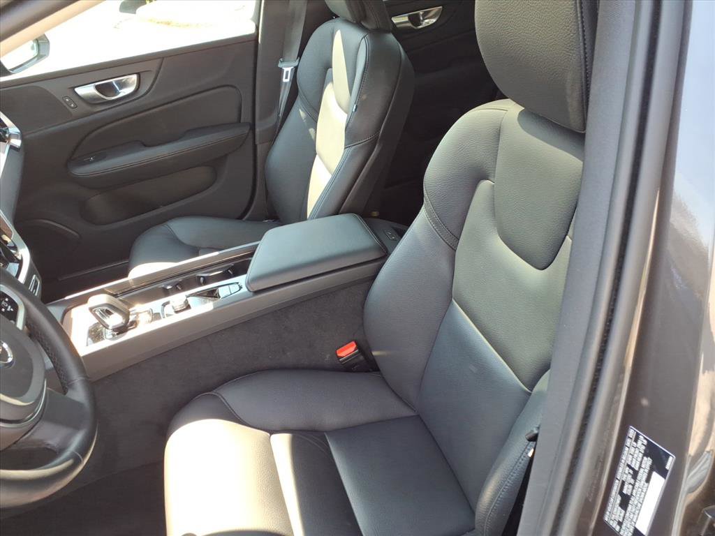 Certified 2025 Volvo V60 B5 Cross Country Plus image 18