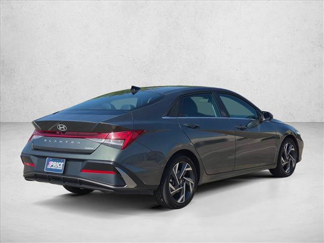 Used 2025 Hyundai Elantra Limited FWD image 5