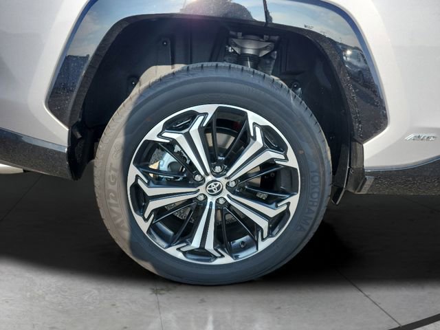 Used 2025 Toyota RAV4 XSE image 28