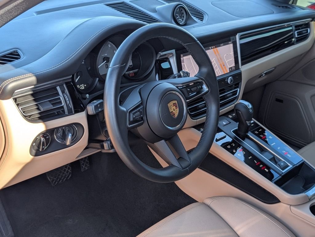 Certified 2022 Porsche Macan S image 4