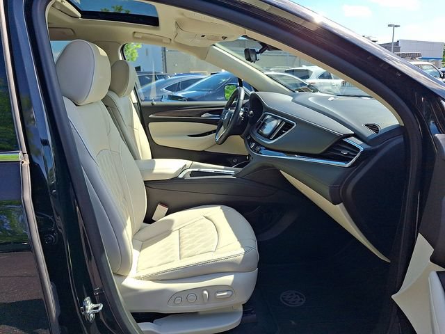 Certified 2023 Buick Enclave Avenir w/ Avenir Technology Package AWD/4WD image 28