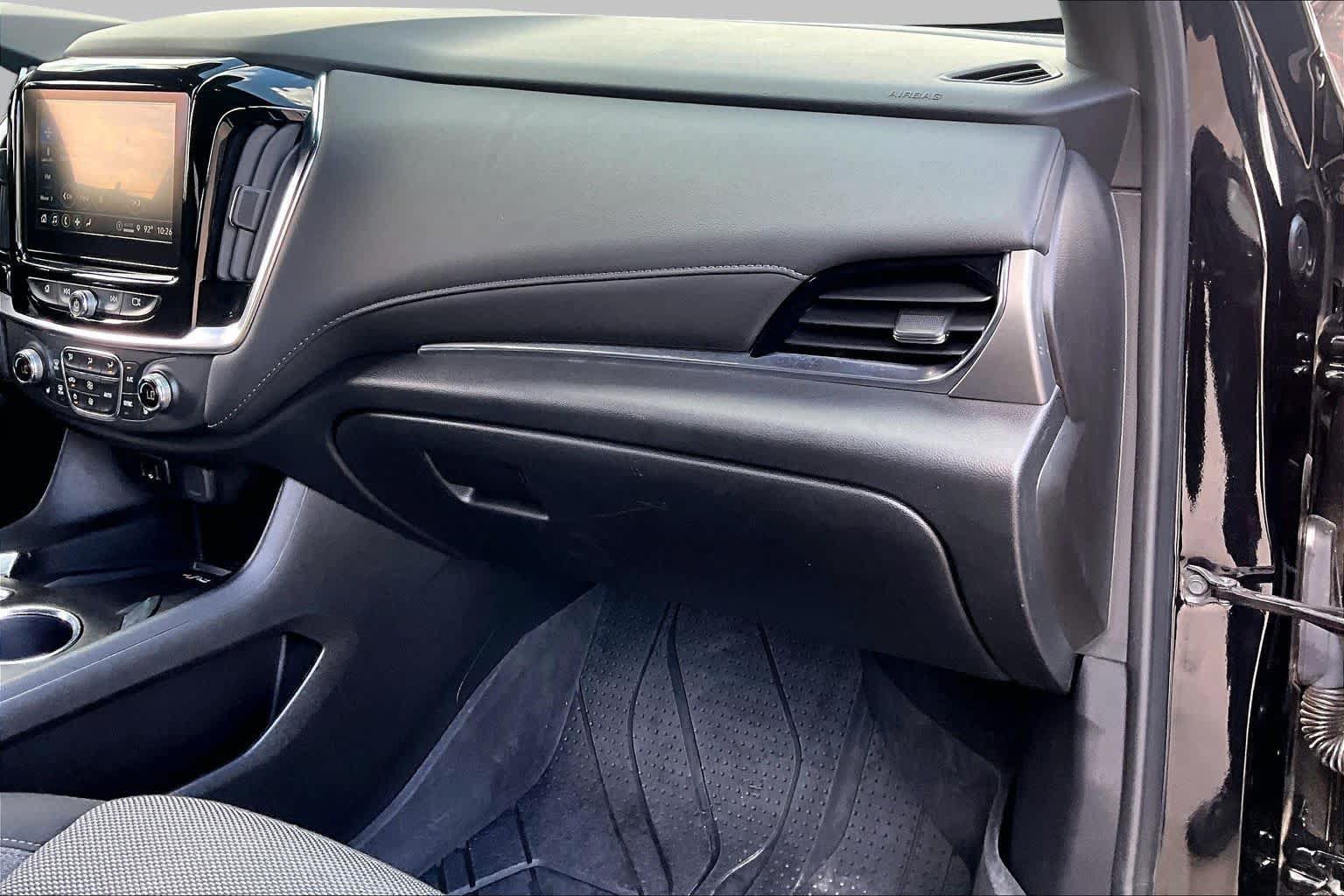 Used 2023 Chevrolet Traverse LT FWD image 19