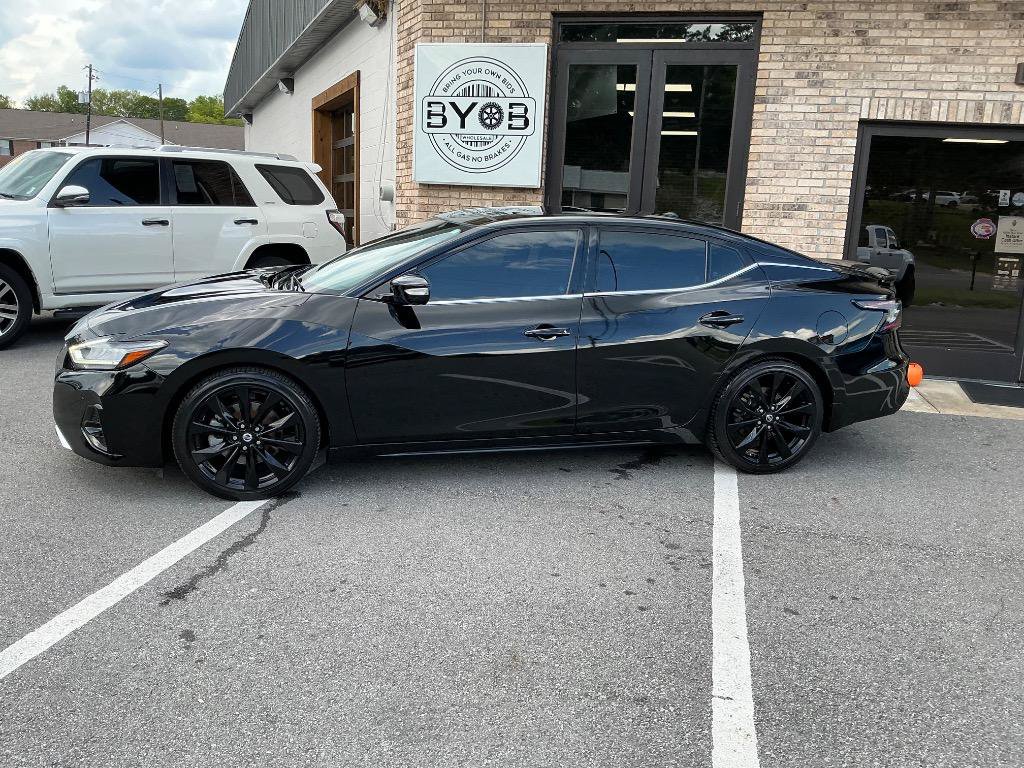 Used 2020 Nissan Maxima SR w/ Sport Mat Group FWD image 3