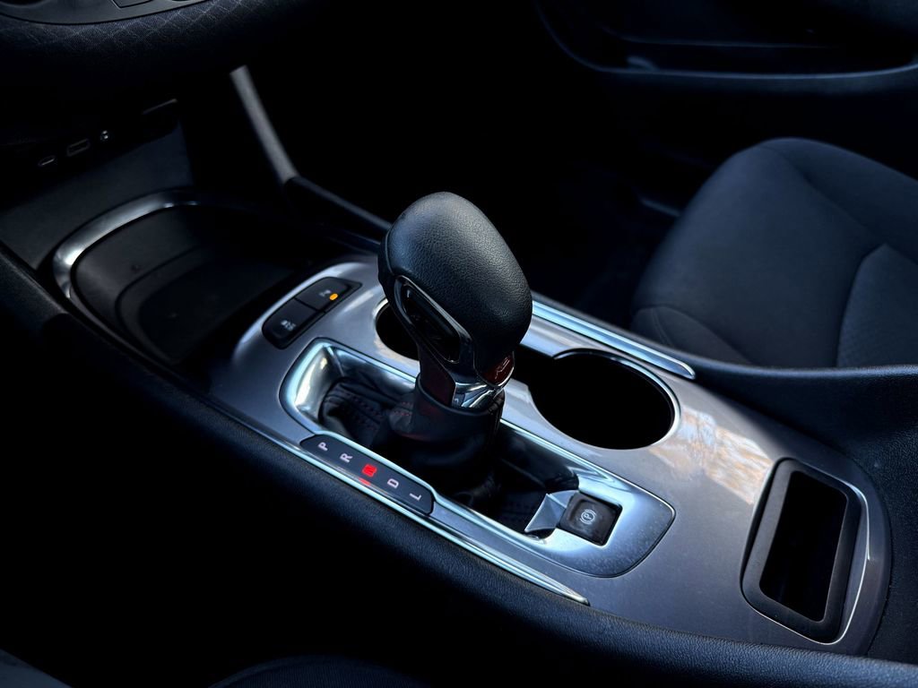 Used 2022 Chevrolet Malibu RS image 22