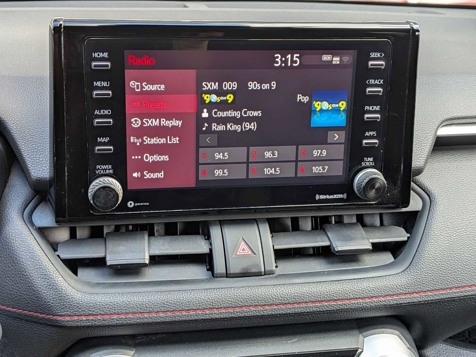 Used 2022 Toyota RAV4 SE w/ Weather & Moonroof Package image 26