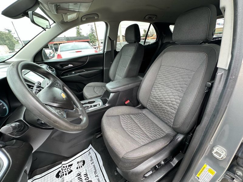 Used 2018 Chevrolet Equinox LT FWD image 12