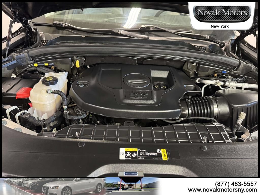 Used 2023 Jeep Grand Cherokee Overland AWD/4WD image 7