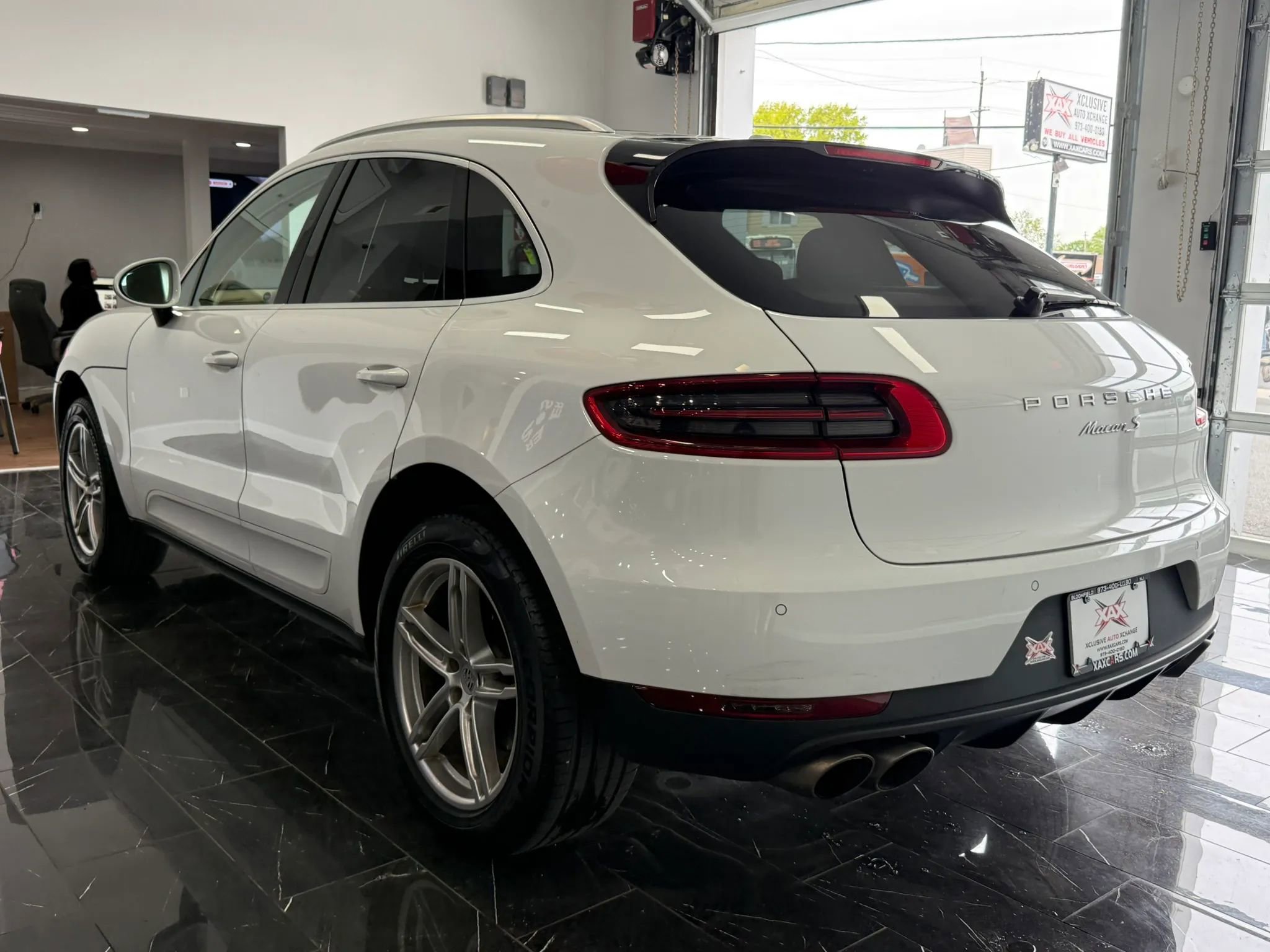 Used 2016 Porsche Macan S AWD/4WD image 4