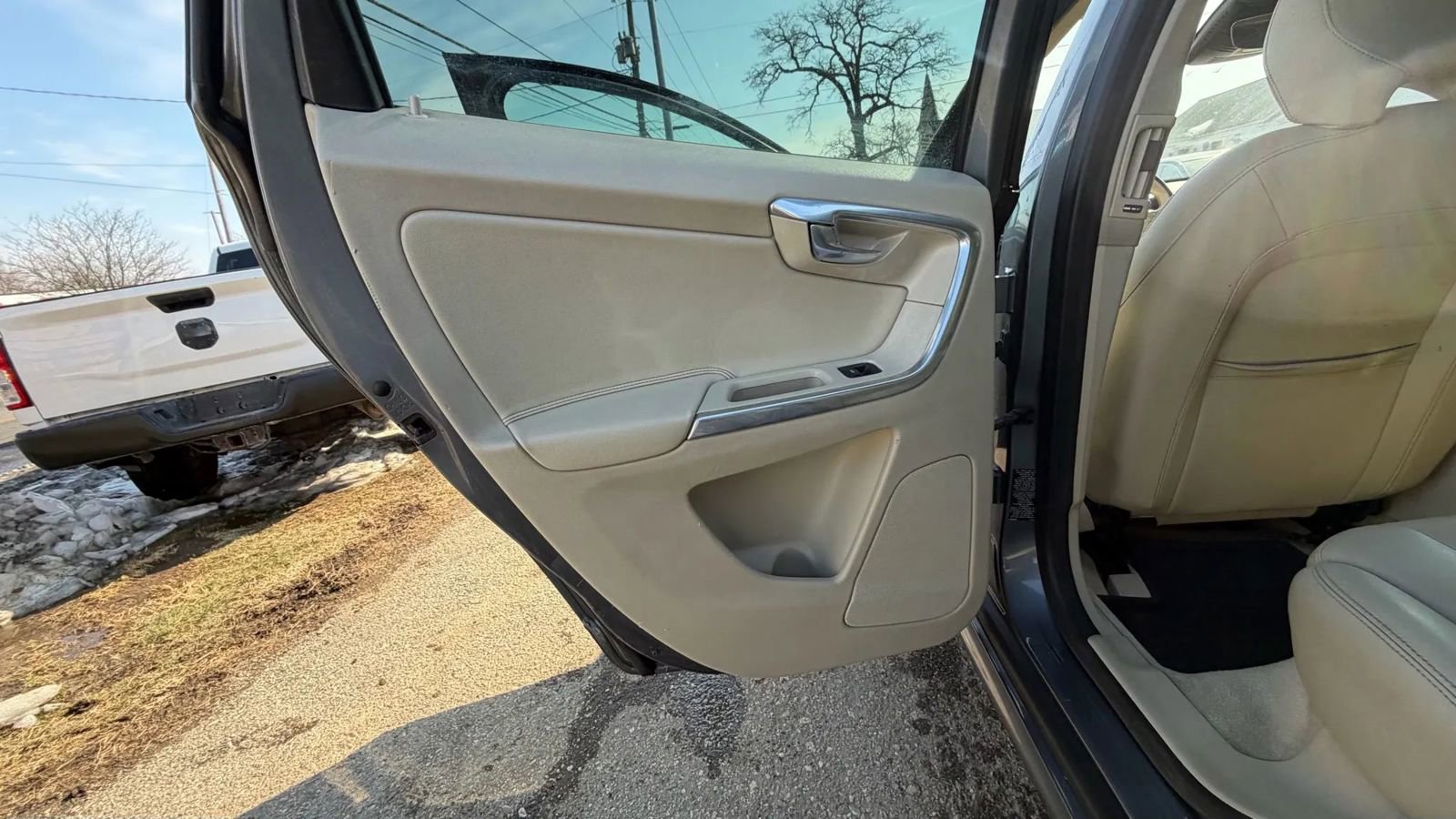 Used 2016 Volvo XC60 T5 Platinum image 17