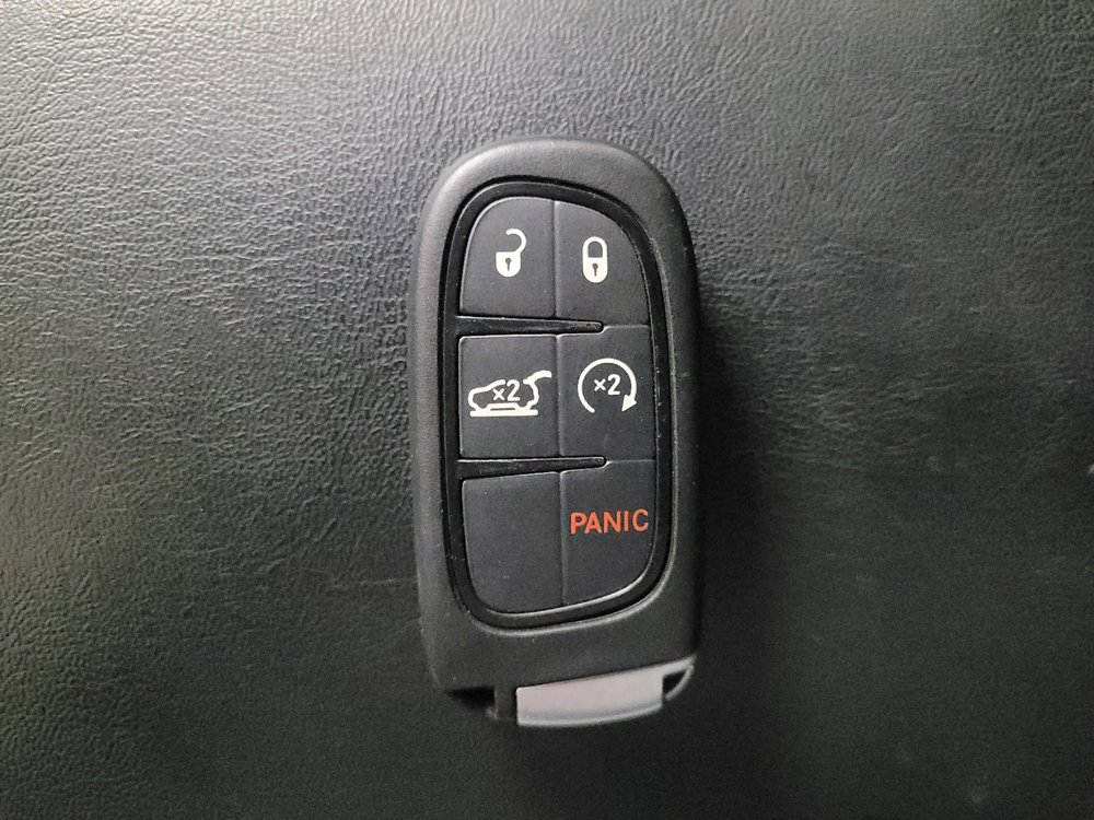 Used 2019 Jeep Cherokee Limited image 32