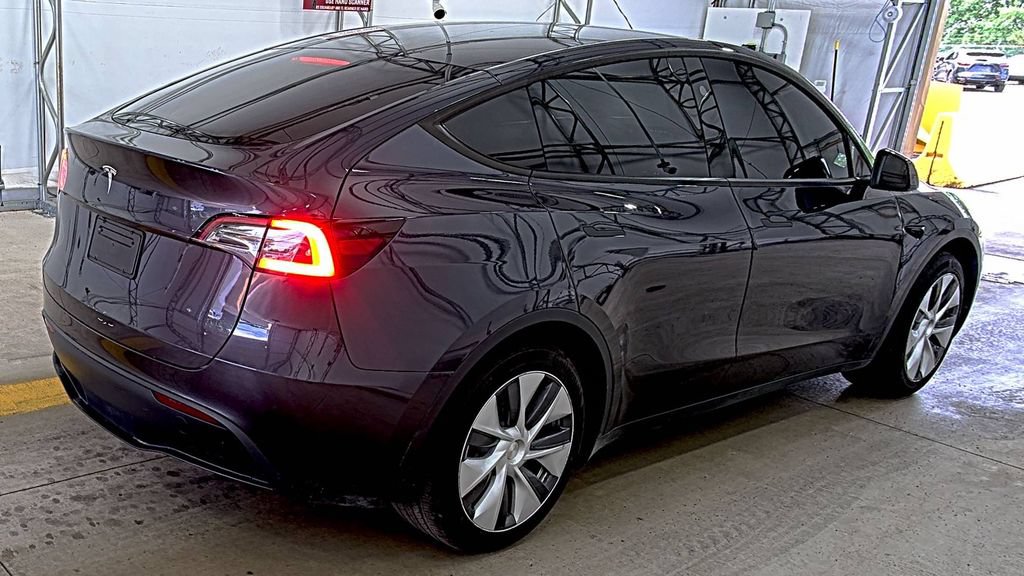Used 2024 Tesla Model Y Long Range RWD image 6