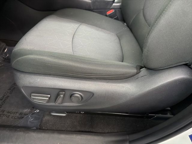 Used 2025 Toyota RAV4 XLE AWD/4WD image 10