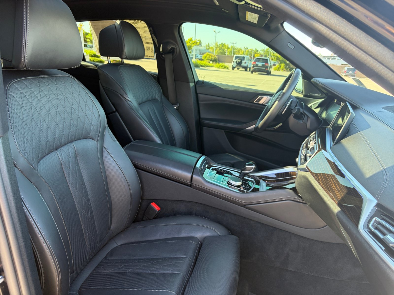 Used 2021 BMW X6 M50i w/ Dynamic Handling Package AWD/4WD image 33