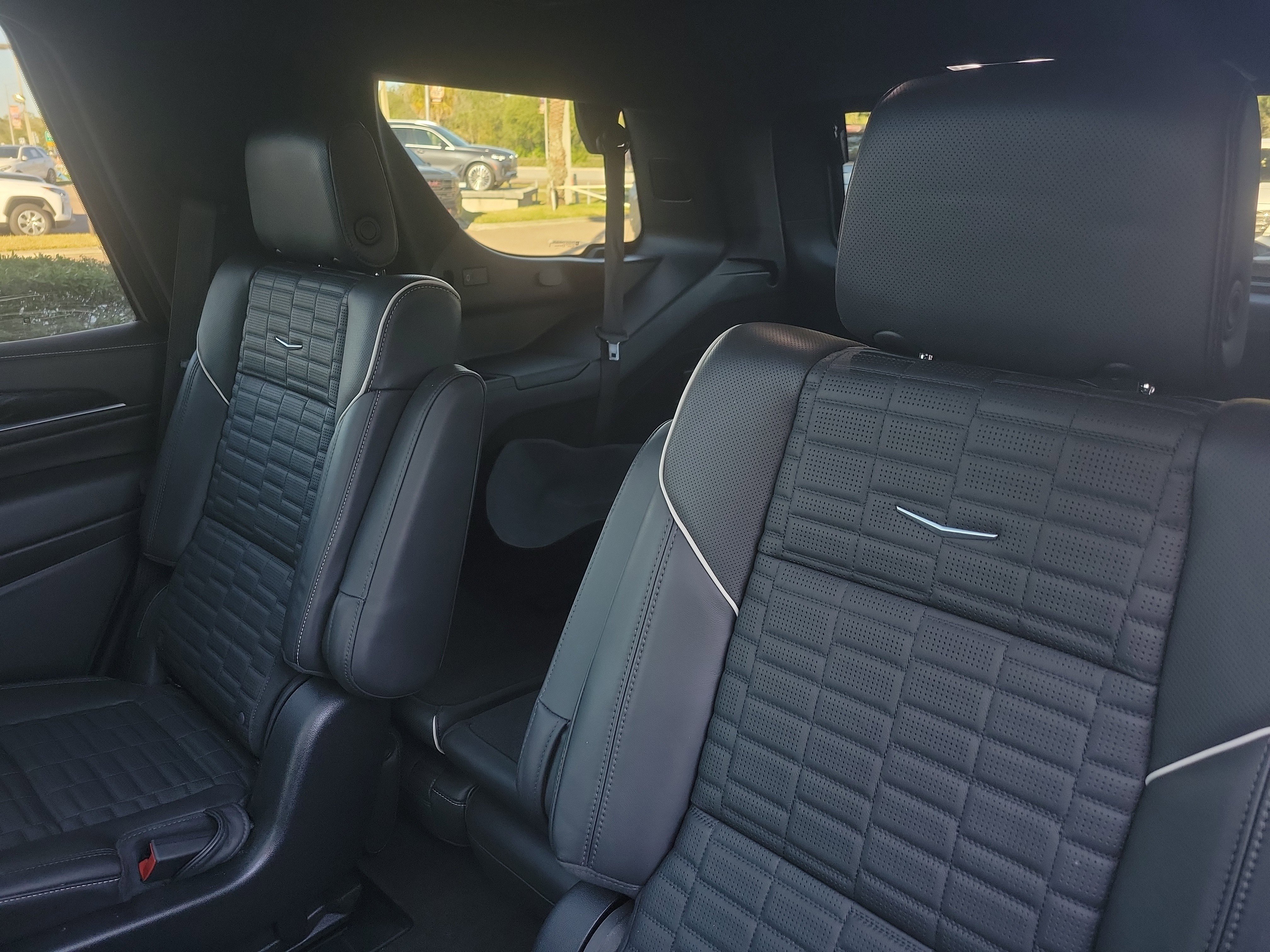 Used 2023 Cadillac Escalade V image 33