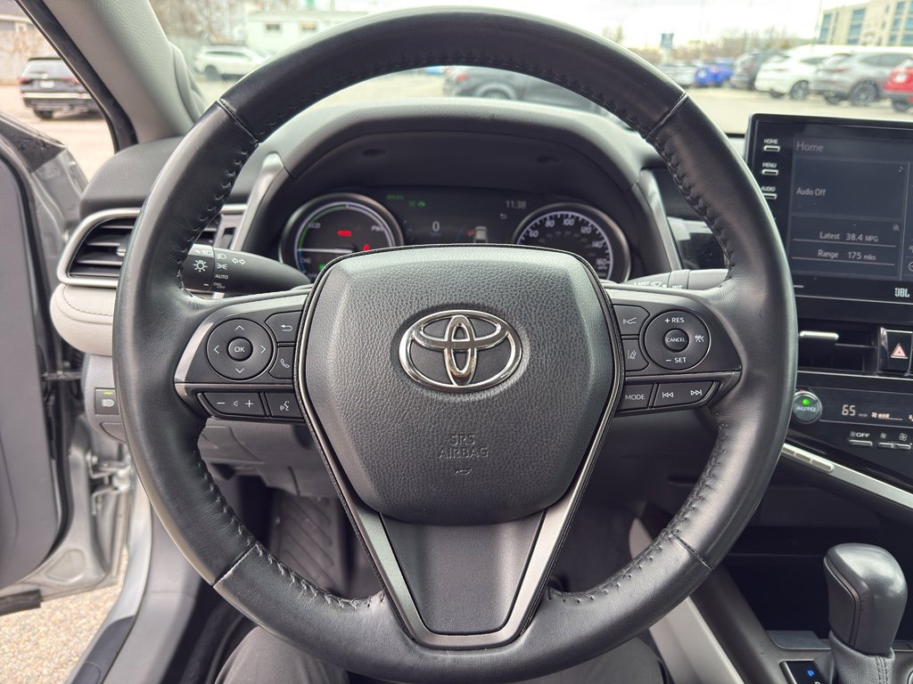 Used 2022 Toyota Camry XSE w/ Navigation Upgrade Package image 13