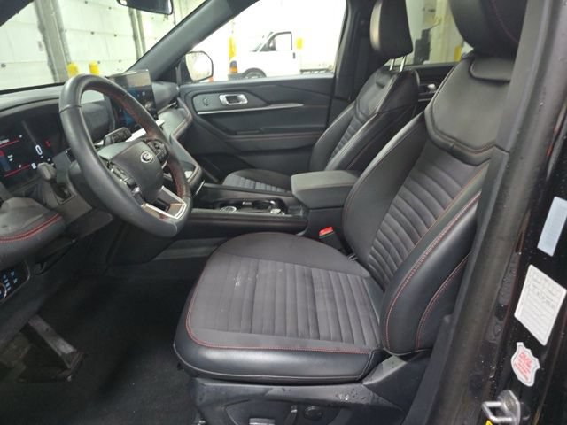 Used 2025 Ford Explorer ST-Line w/ ST-Line Street Pack AWD/4WD image 15