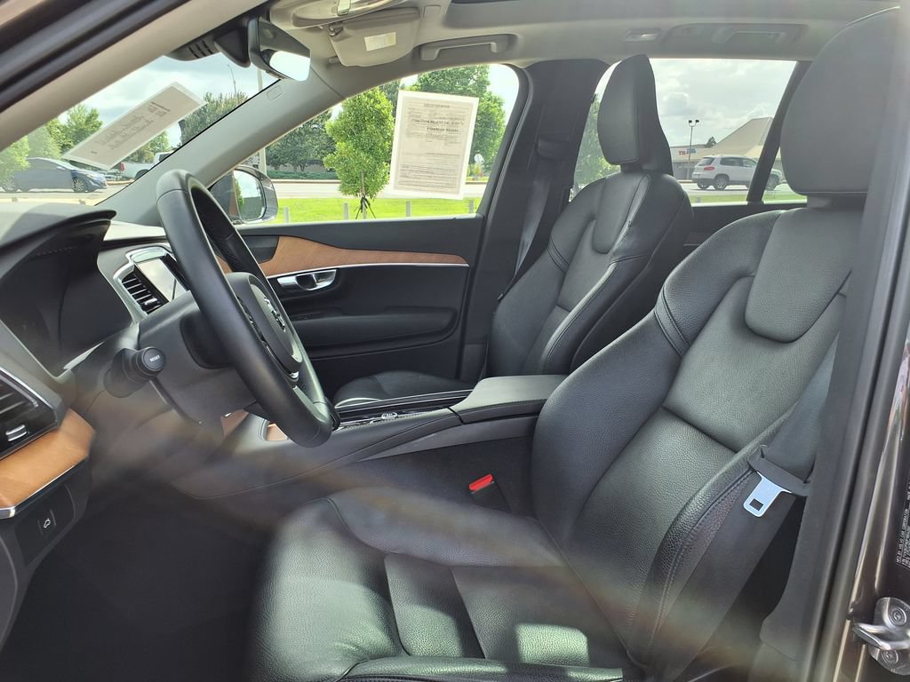 Certified 2023 Volvo XC90 B6 Plus AWD/4WD image 12